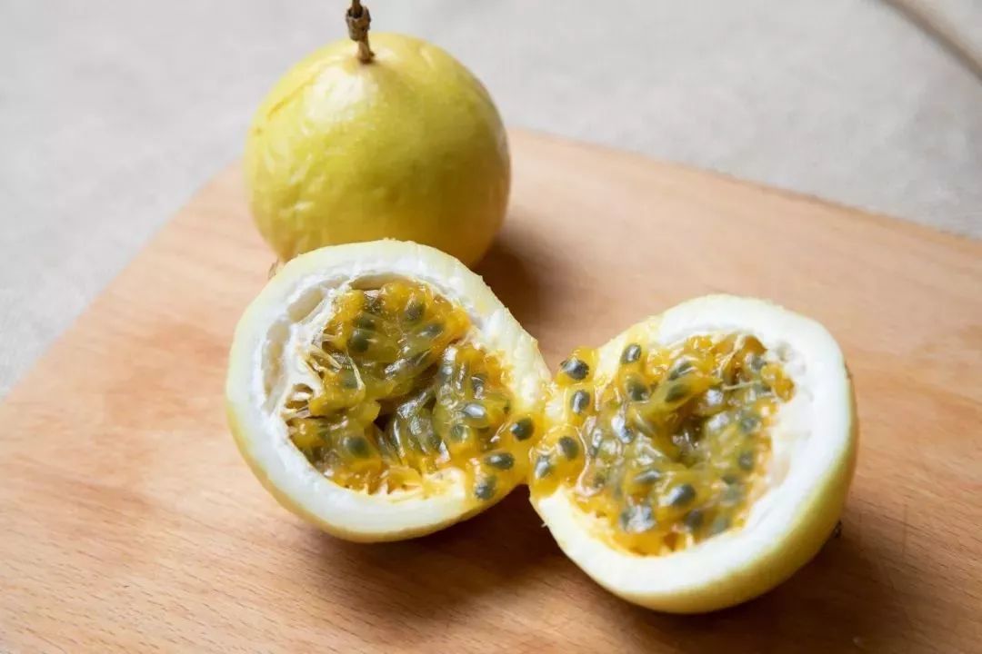 黄金百香果3到5斤装,自带蜂蜜味的黄金百香果