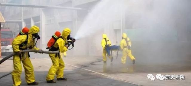 液化气储罐泄漏抢险,危化品运输车泄漏消防队紧急救援