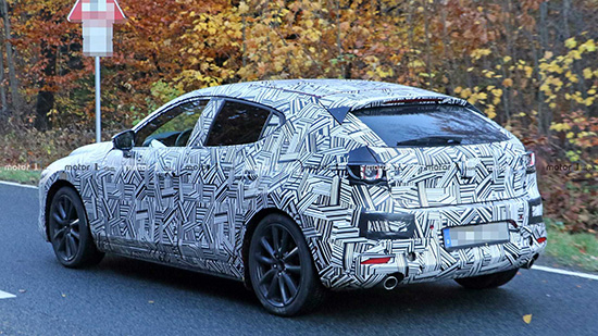 全新一代马自达3路试谍照曝光,2022款马自达3预计5月上市