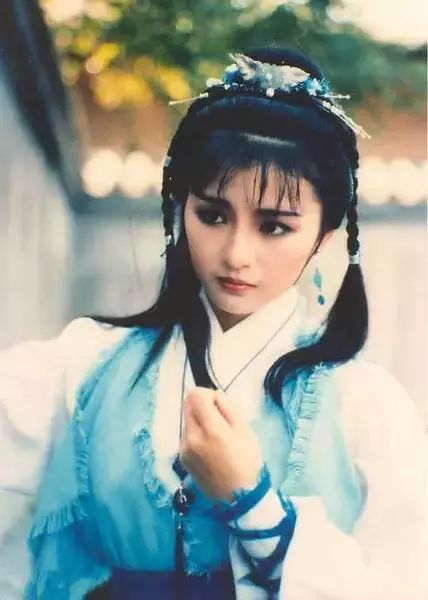 林益涵：“情悲绝谷寻痴梦，肠断深崖弃槁身”｜分韵致敬金庸先生