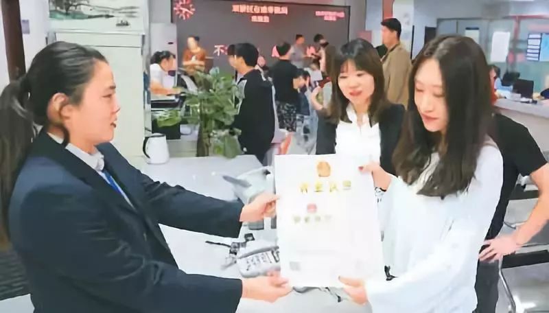 金融快讯最新通告,金融快讯最新信息