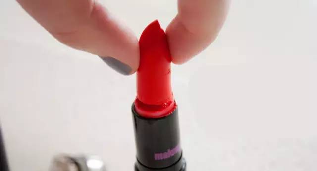 口红收到货断了客服怎么处理,口红断了自己在家怎么修复