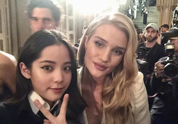 一画眼影就跟肿了一样,画眼影像肿了一样怎么办