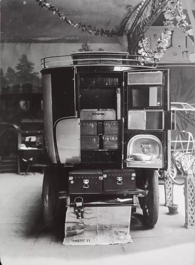 人类如何将旅行史藏在一只箱子中?