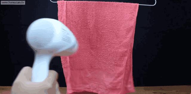 她用吹风机对着厨房墙壁吹一下，结果邻居个个都学她！