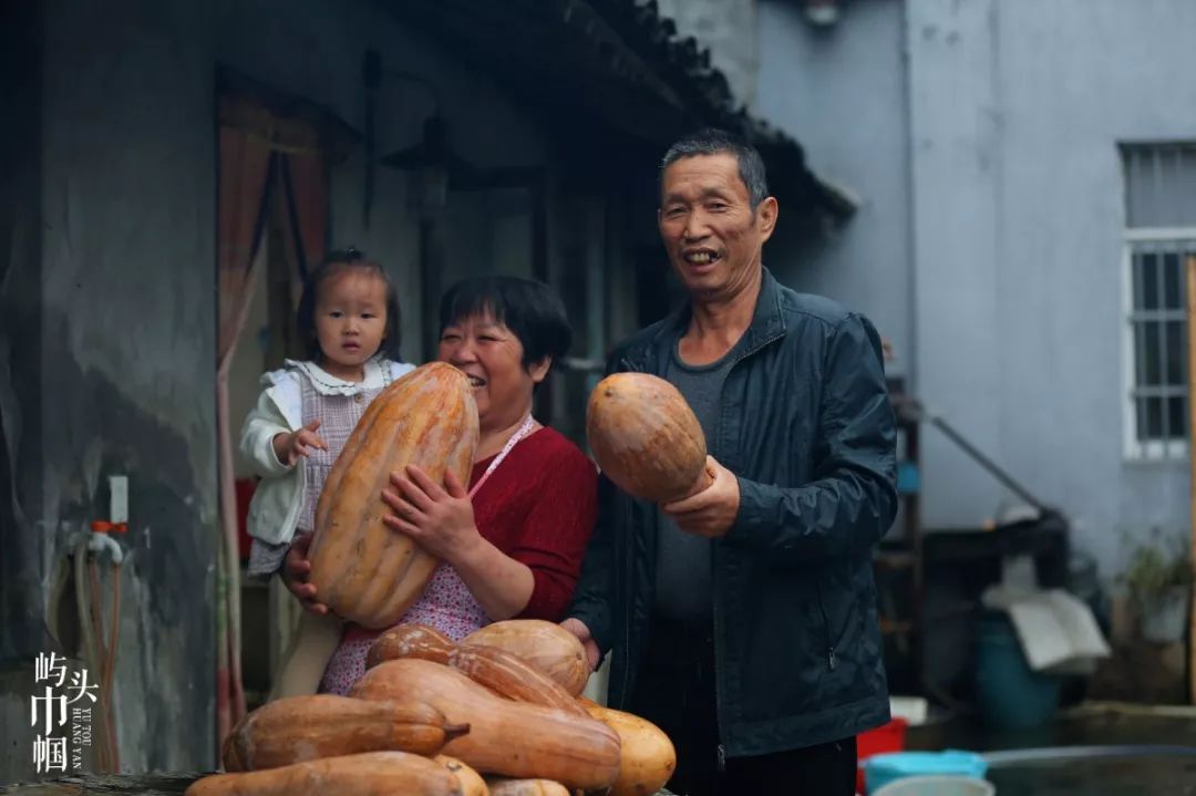 巾帼创辉煌,巾帼逐梦出彩人生