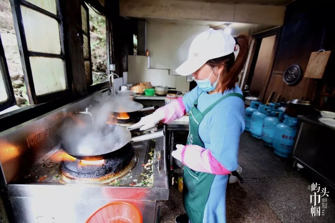 巾帼创辉煌,巾帼逐梦出彩人生