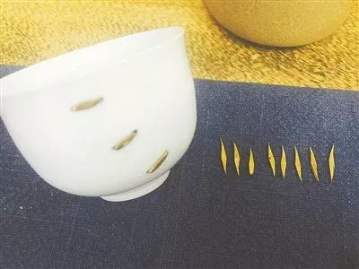 打补丁的衣服价值一两万！现在的时尚真是越来越难懂了