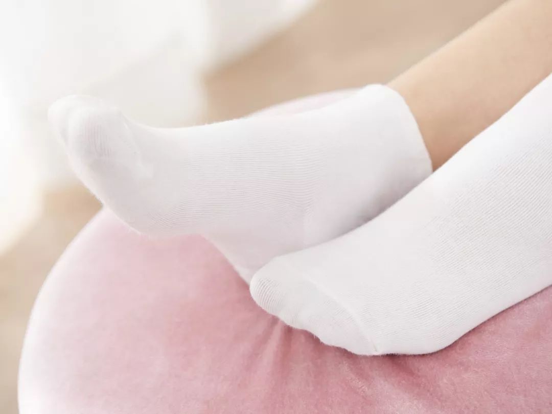 利用秸秆做袜子,用泥土做袜子