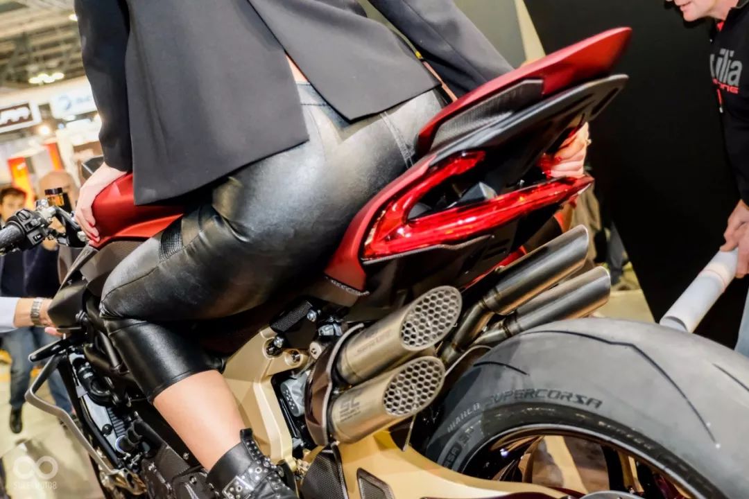 奥古斯塔brutale800复古,奥古斯塔艺术品