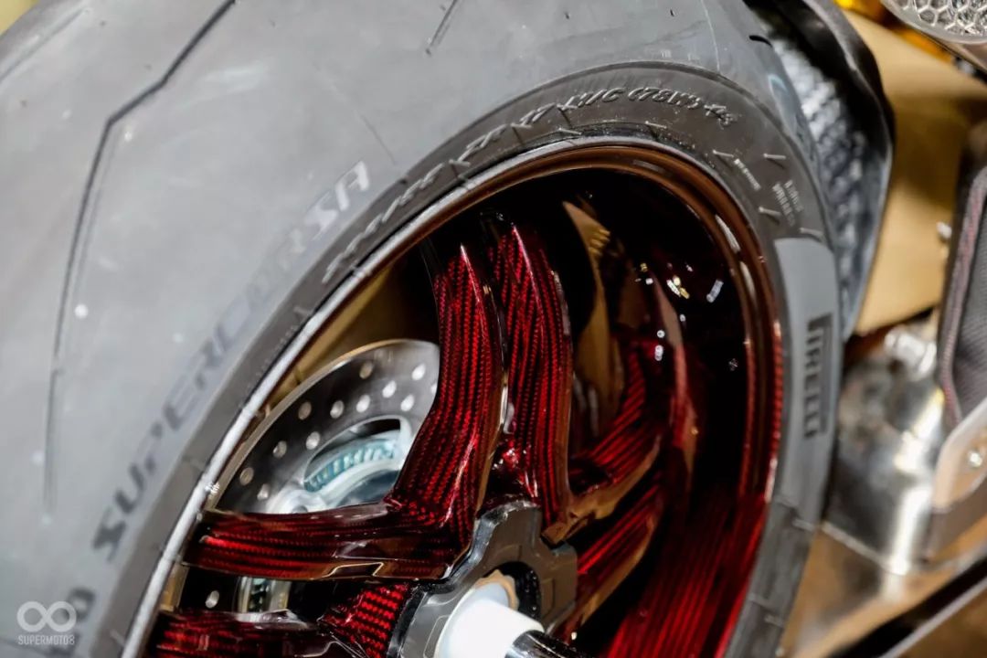 奥古斯塔brutale800复古,奥古斯塔艺术品