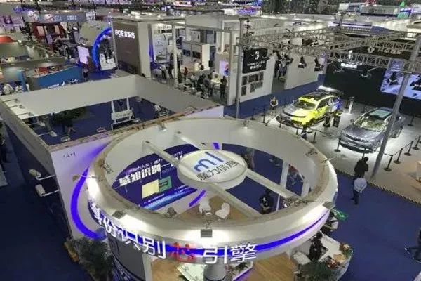 潞安太阳能最新介绍,潞安太阳能董事长董建明