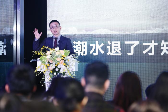 新物种“霍King共享聚落”抄底中国共享办公红海