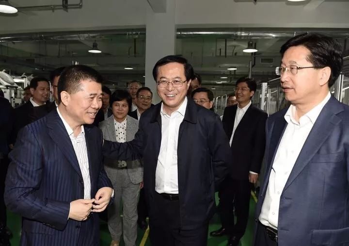 「聚焦」车俊接受新华社采访：“要把民营企业家搞得香香的，把民营经济做得壮壮的”