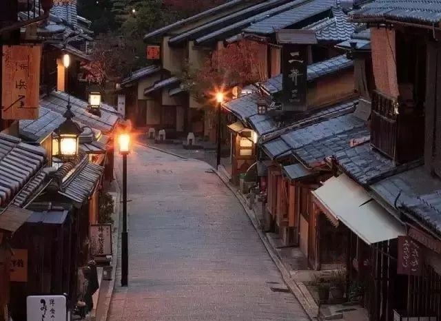 怎么去国外打工不花钱,怎么出去旅游不花钱