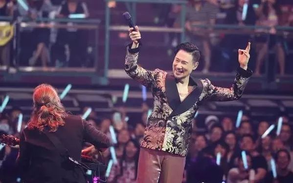 巴黎物流界大佬齐聚安达易五周年，“易多客”或成跨境电商新福音