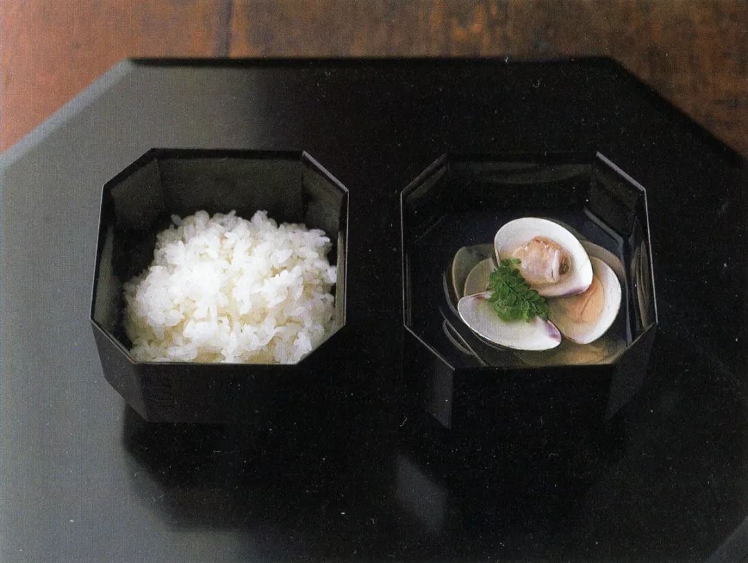 一只小小的碗,一个小小的碗