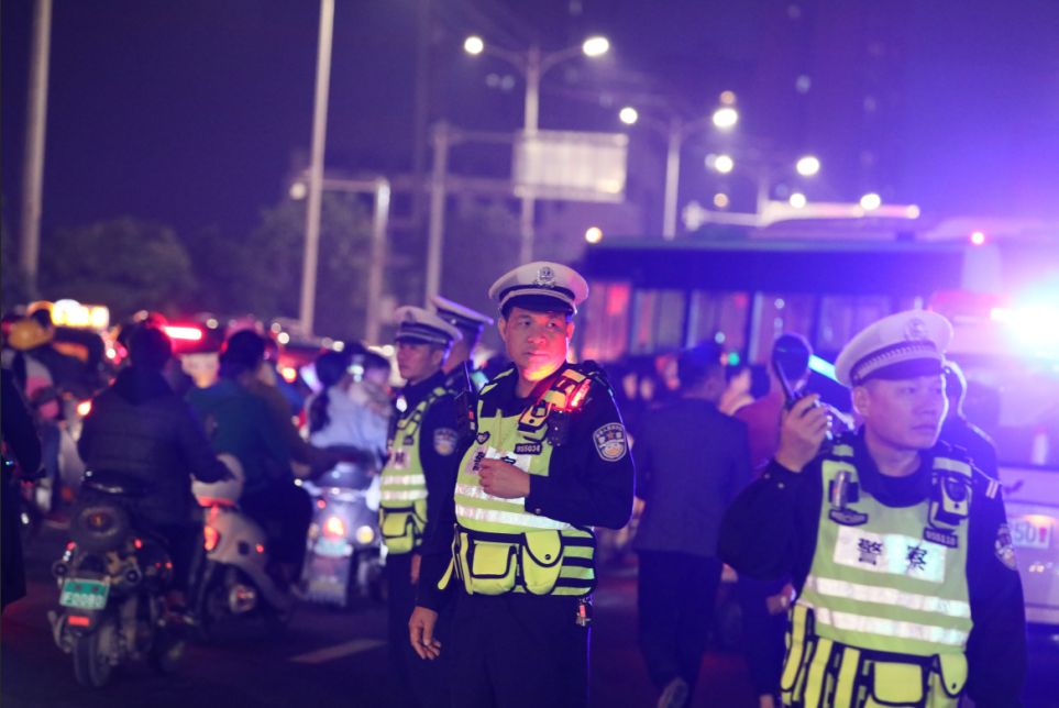 谭校长2010年演唱会现场版,谭校长94演唱会