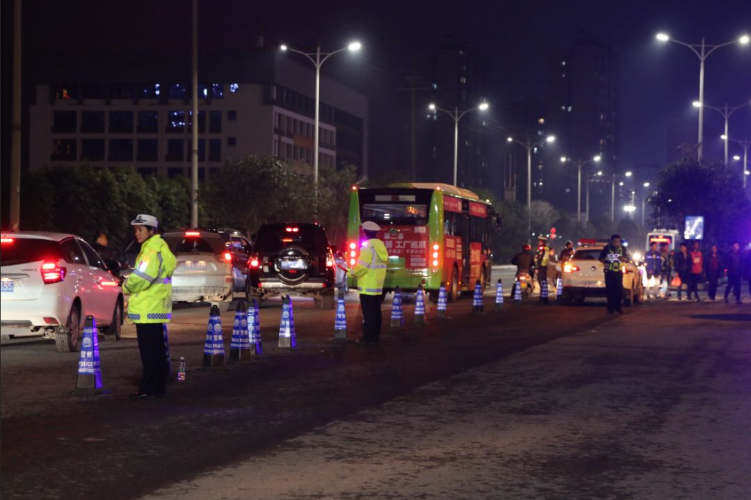 谭校长2010年演唱会现场版,谭校长94演唱会