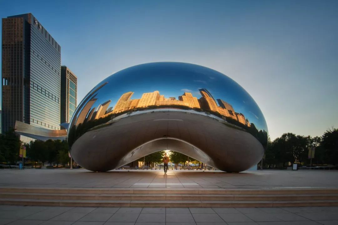 走遍64国还是拥有数百台相机？如果是你会怎么选？