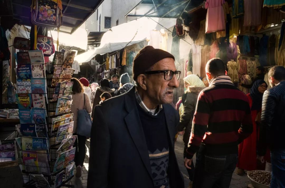 走遍64国还是拥有数百台相机？如果是你会怎么选？