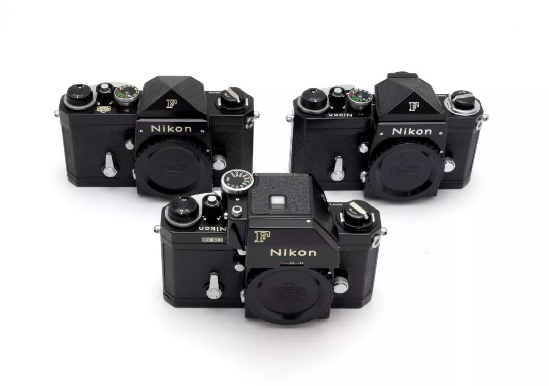 走遍64国还是拥有数百台相机？如果是你会怎么选？