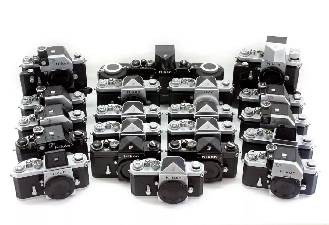 走遍64国还是拥有数百台相机？如果是你会怎么选？