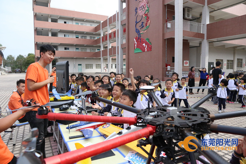 东莞室内水上乐园儿童水上滑梯,东莞滑梯水上乐园