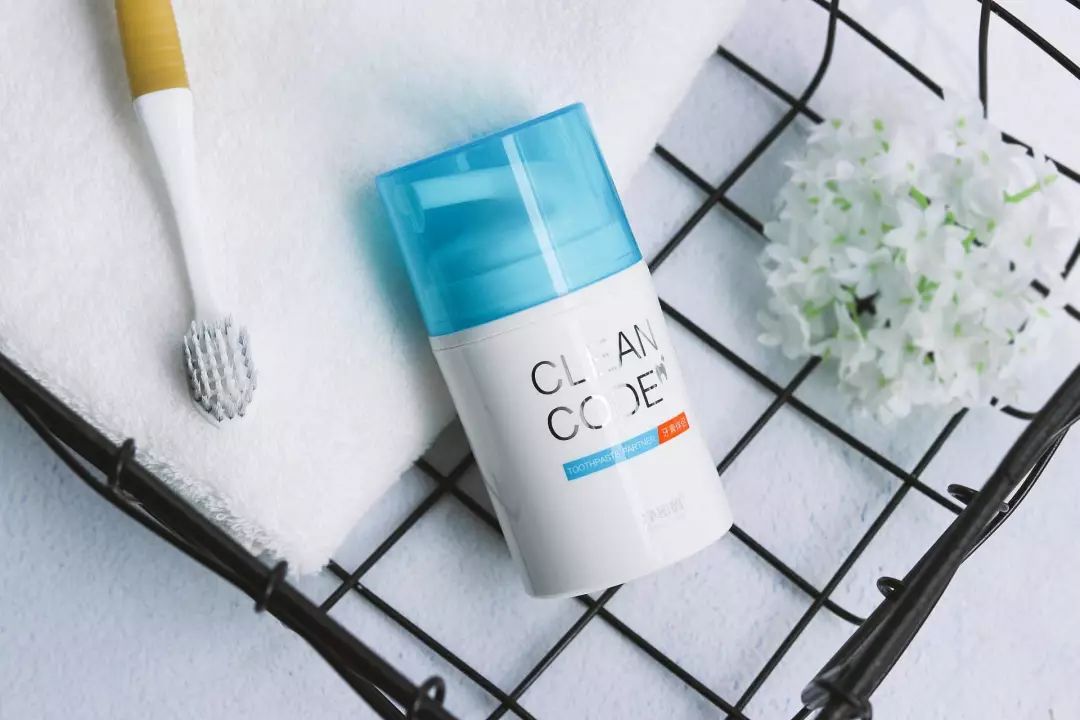 君君有货丨女明星也用美牙精华，超修复洁净的牙膏伴侣