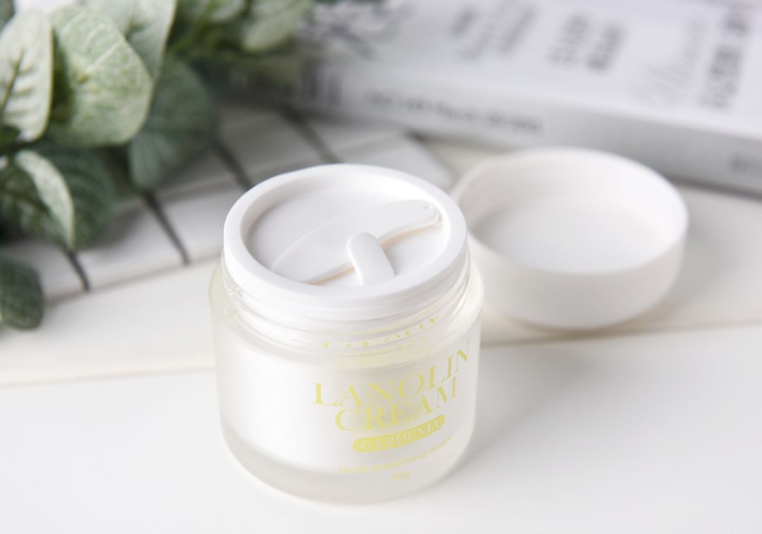 预告｜平价好用的澳洲绵羊油面霜，滋润不油腻，吸收好，擦完皮肤光滑柔软，还能用来卸妆，护发，软化脚部死皮，一瓶多用，实在！