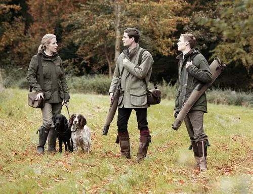 一件好的风衣穿出你高级感,burberry风衣哪款好