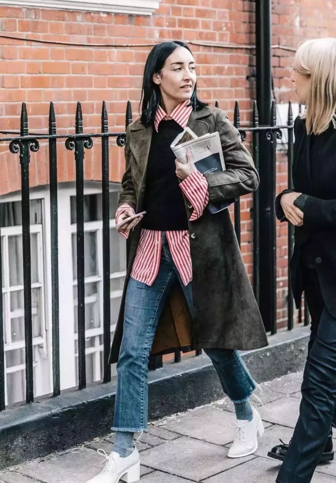 毛衣衬衫最温暖的叠穿套路,衬衫内穿外搭毛衣