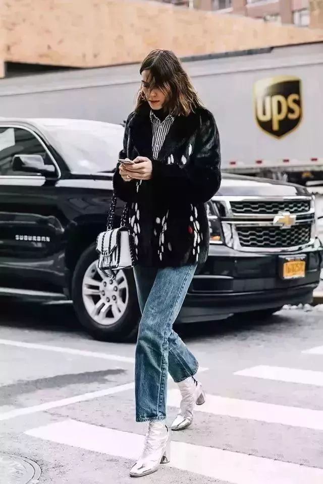 毛衣衬衫最温暖的叠穿套路,衬衫内穿外搭毛衣