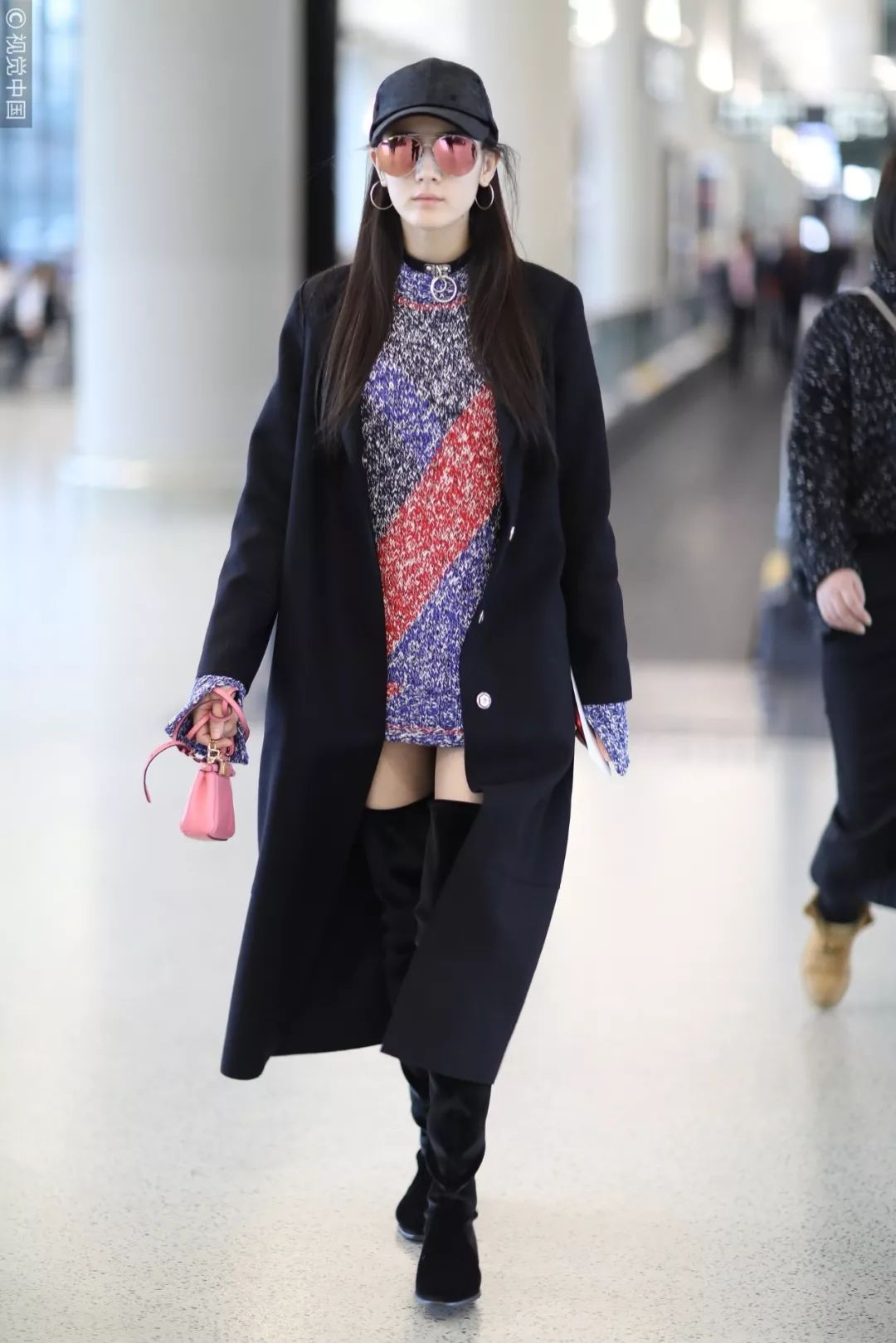 针织裙有静电粘腿妙招,哪种半身裙显腿长