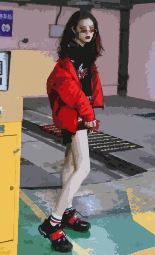 这届大牌不行,潮牌行