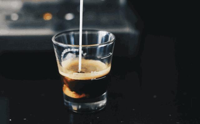 浣犲枬鐨勫挅鍟″彲鑳芥毚闇蹭簡浣犵殑鎬ф牸,绉佷韩鍜栧暋