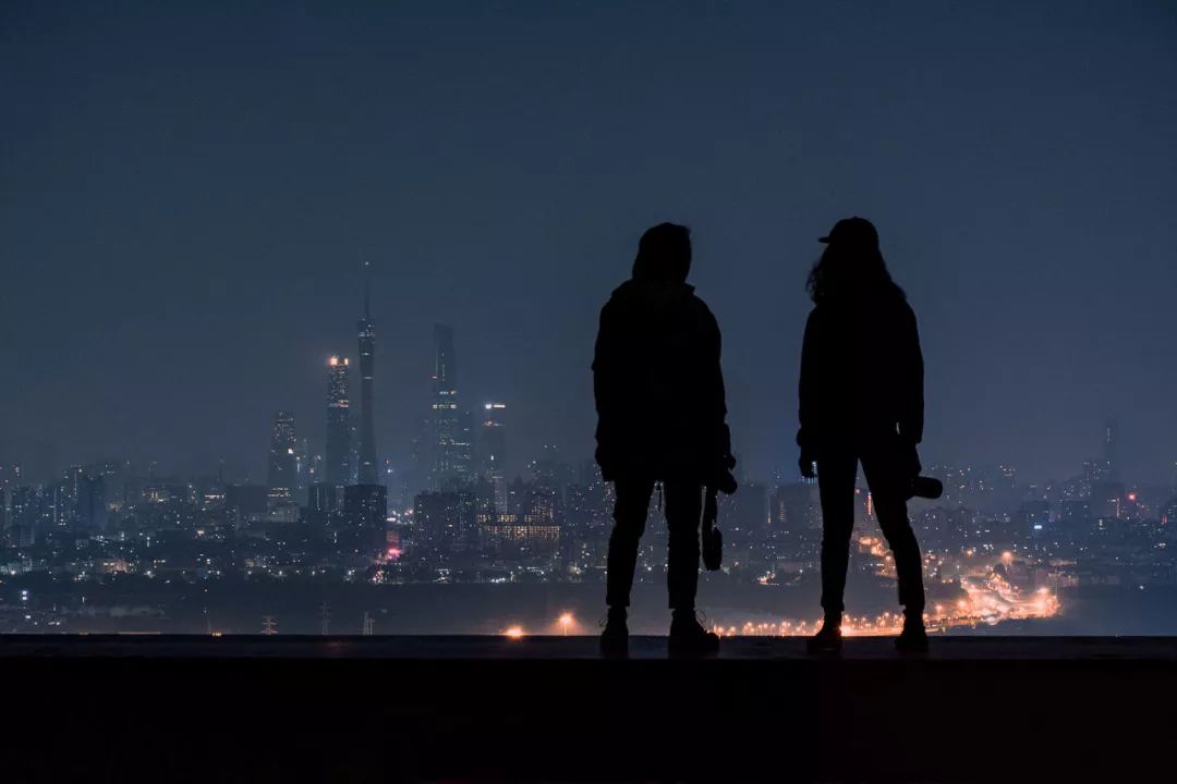 她们用自己的身体,建起了一幢幢泣血的“姐妹楼”