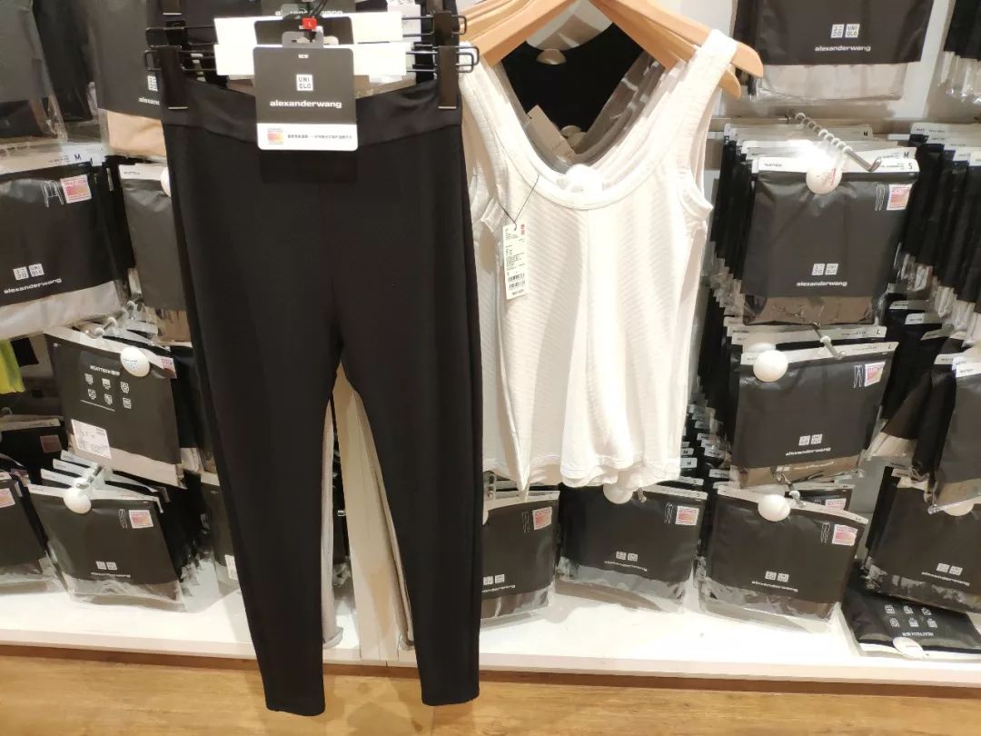 众里寻她千百度翻箱倒柜找秋裤,众里寻他千百度却在灯火阑珊处