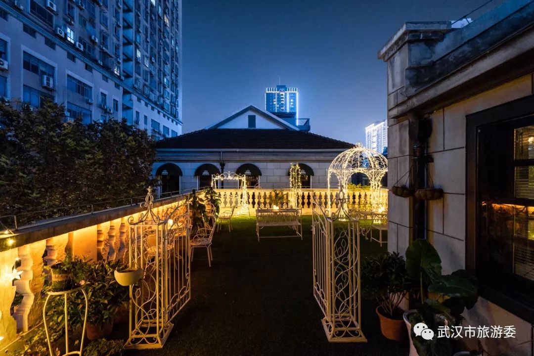 小雪节气外出,小雪节气酒到店