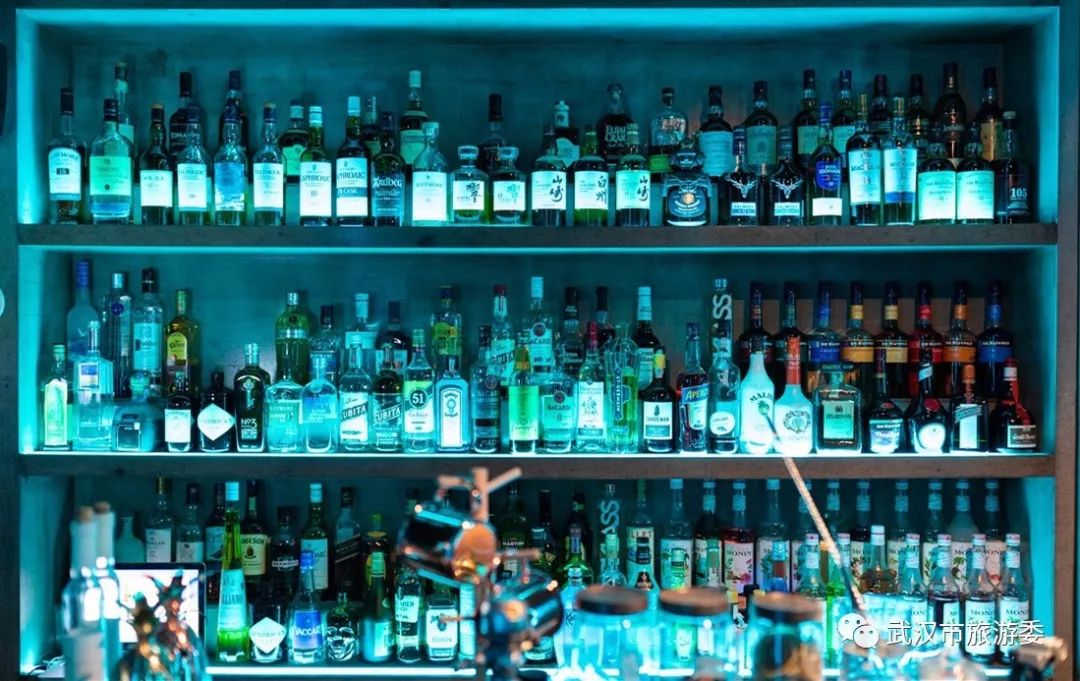 小雪节气外出,小雪节气酒到店