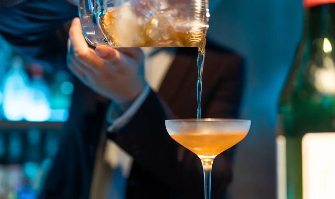 小雪节气外出,小雪节气酒到店