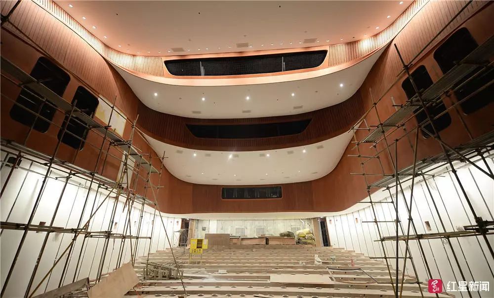 成都城市音乐厅近期演出,成都市凤凰山体育场馆