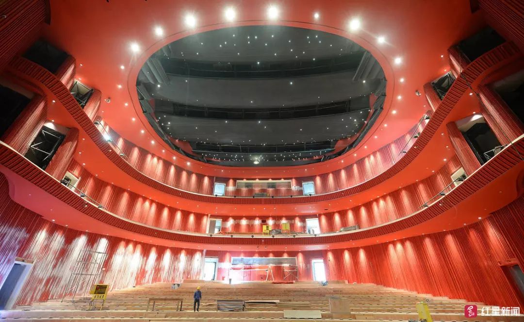 成都城市音乐厅近期演出,成都市凤凰山体育场馆