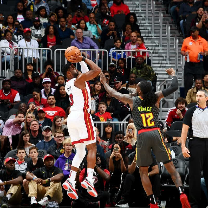 官方发售aj1黑红脚趾低帮1099,aj1蓝白高帮限定