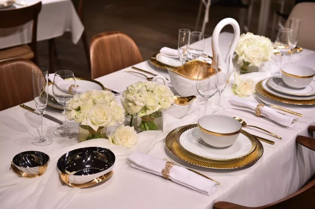 怎么营造浪漫餐桌,怎么布置餐桌有仪式感