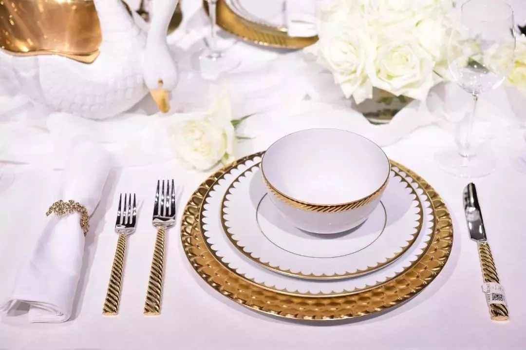 怎么营造浪漫餐桌,怎么布置餐桌有仪式感