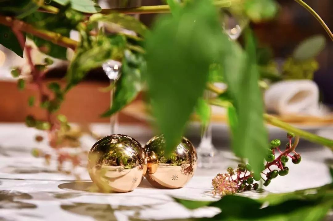 怎么营造浪漫餐桌,怎么布置餐桌有仪式感