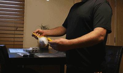 最有趣的扯蛋神器,国外小哥碎蛋神器