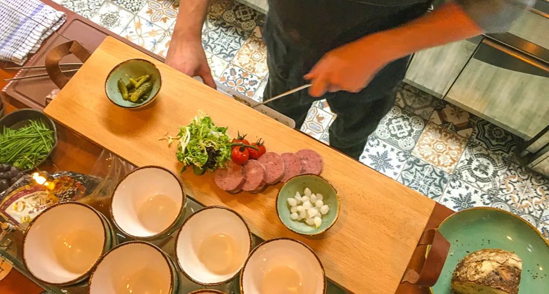 荷兰寻味｜木板上的荷式下午茶：Borrelplank，这些好店不能错过！