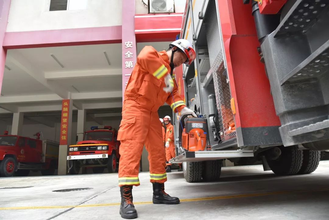 雪域高原上的“倔强”年华——记全国第四届“十大杰出消防卫士”杨武东